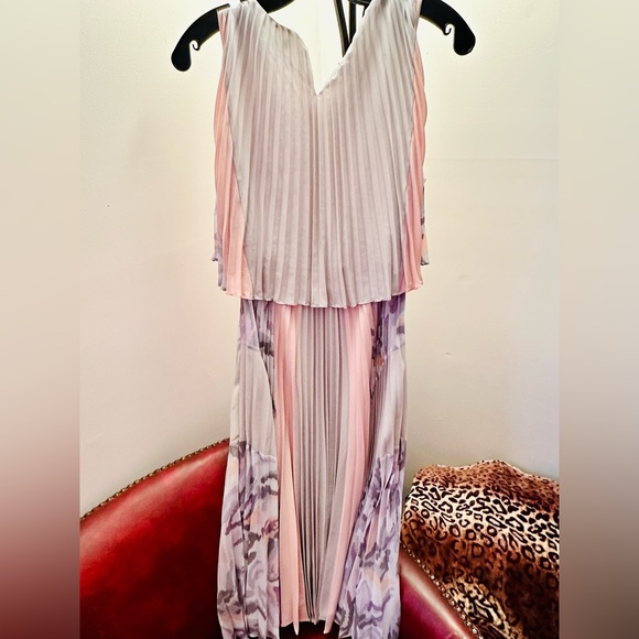 BCBGMAXAZRIA Jaelyn Light Dove Combo Pleated Midi Dress, Size XXS - Picture 4 of 6